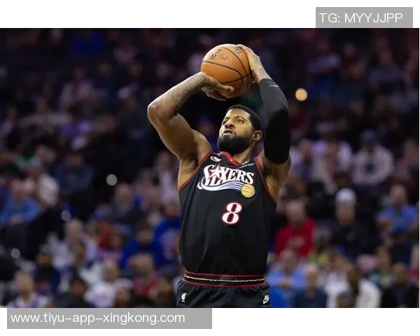 乔治上半场状态一般表现平平仅得10分1篮板2助攻三分球命中率尚可